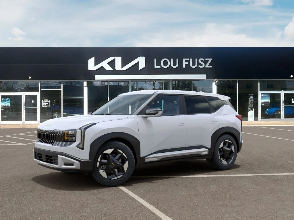 New 2027 Snow White Pearl Kia EX image 3