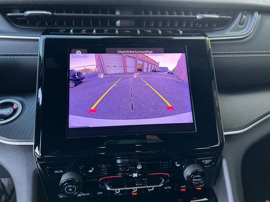 Used 2025 White Jeep Altitude X image 21