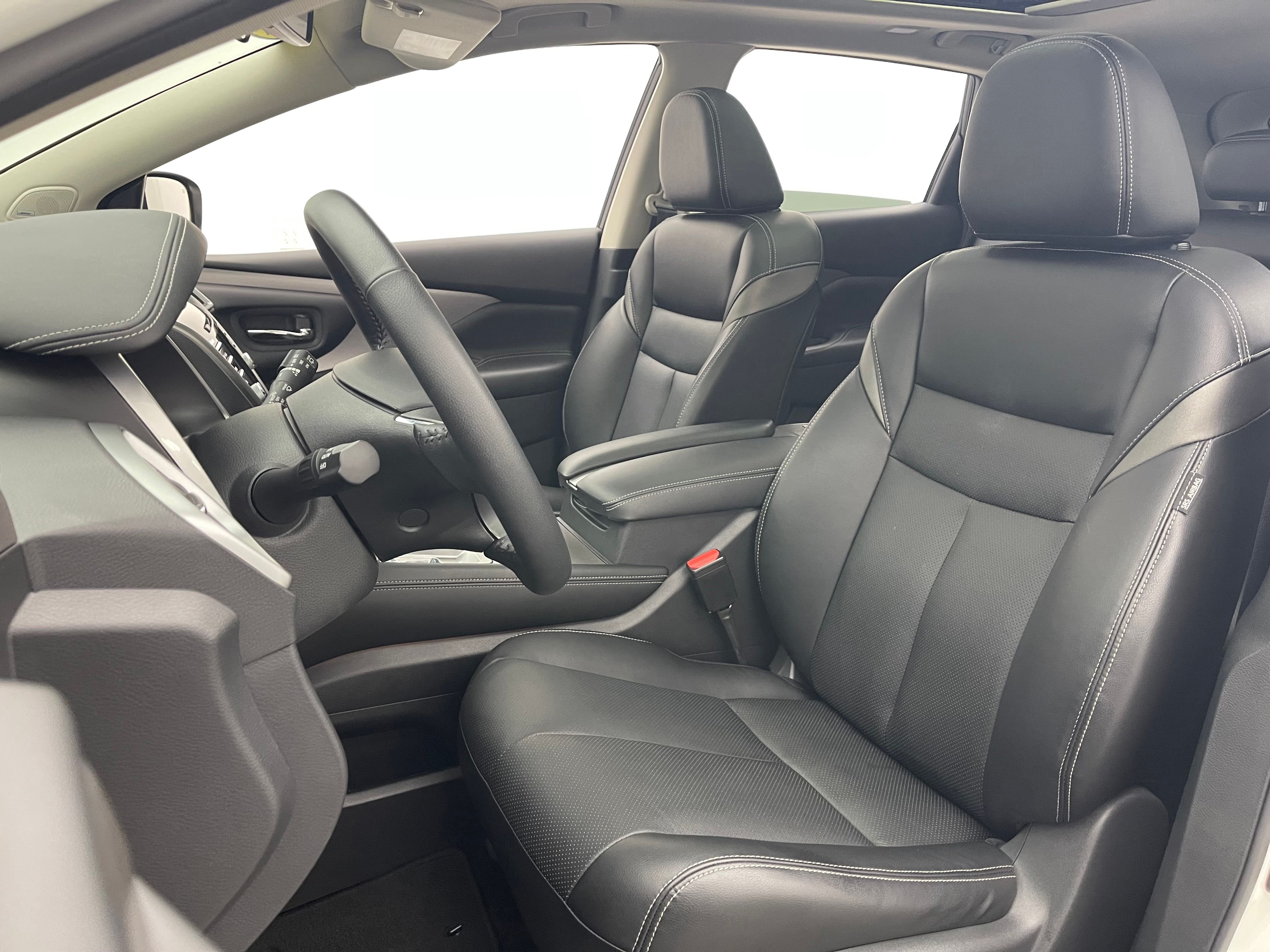 Used 2024 Pearl White Tricoat Nissan SL image 20