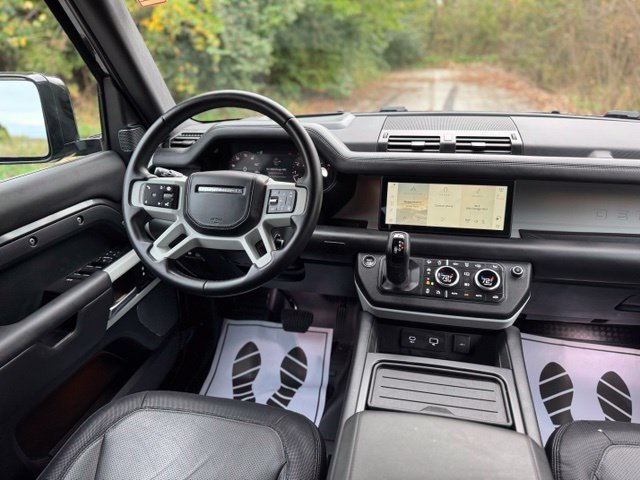 Used 2024 Carpathian Gray Premium Metallic Land Rover X-Dynamic SE image 28