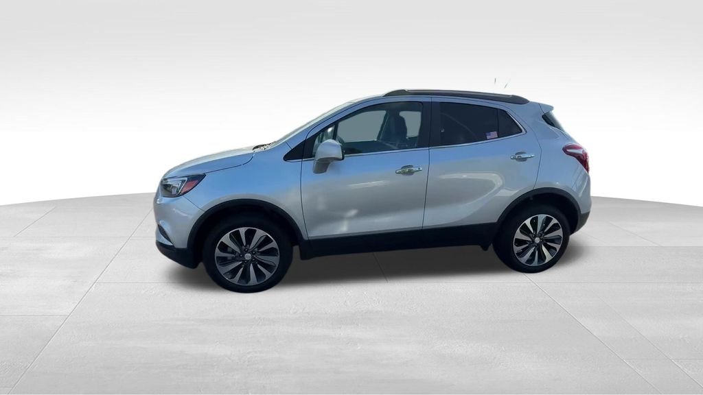 Used 2022 Silver Buick Preferred image 3