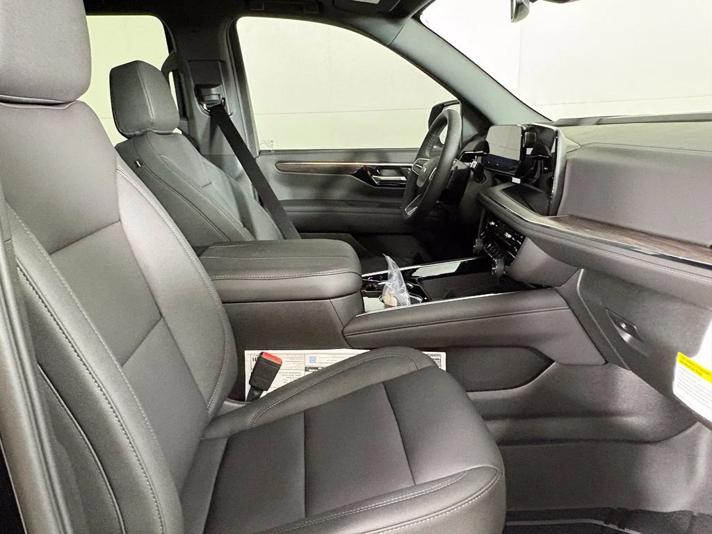 New 2027 Black Chevrolet Z71 image 17