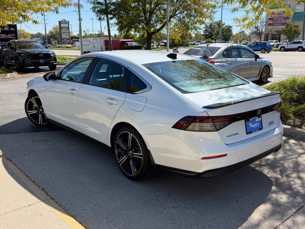 Used 2024  Honda Sport image 5