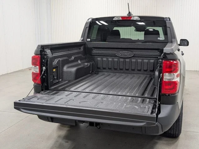 New 2026 Shadow Black Ford XLT image 19