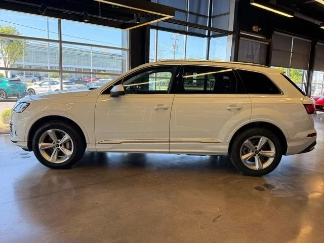 Used 2023 Glacier White Audi 55 Premium image 3