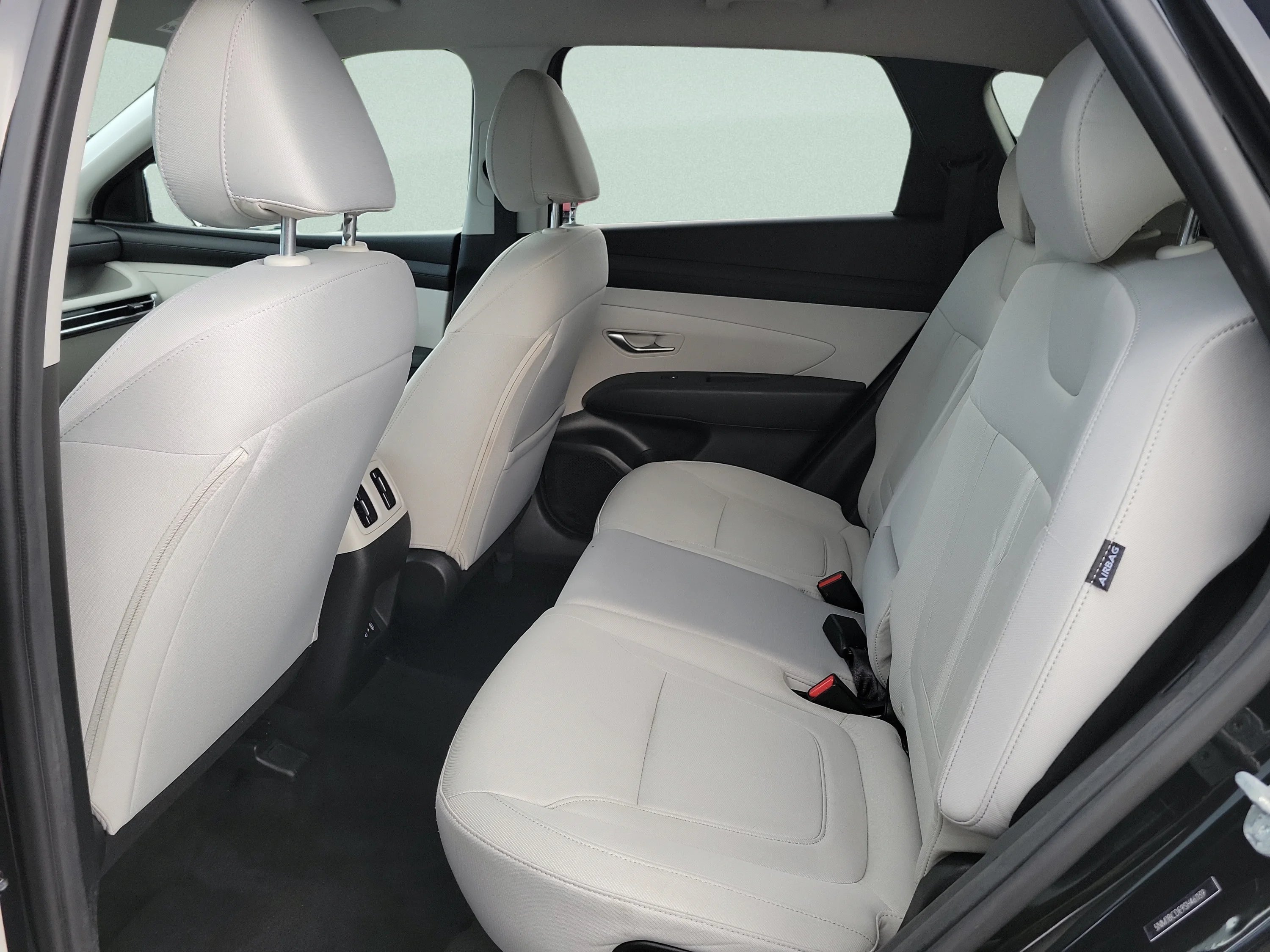 Used 2025 Phantom Black Hyundai SEL image 14