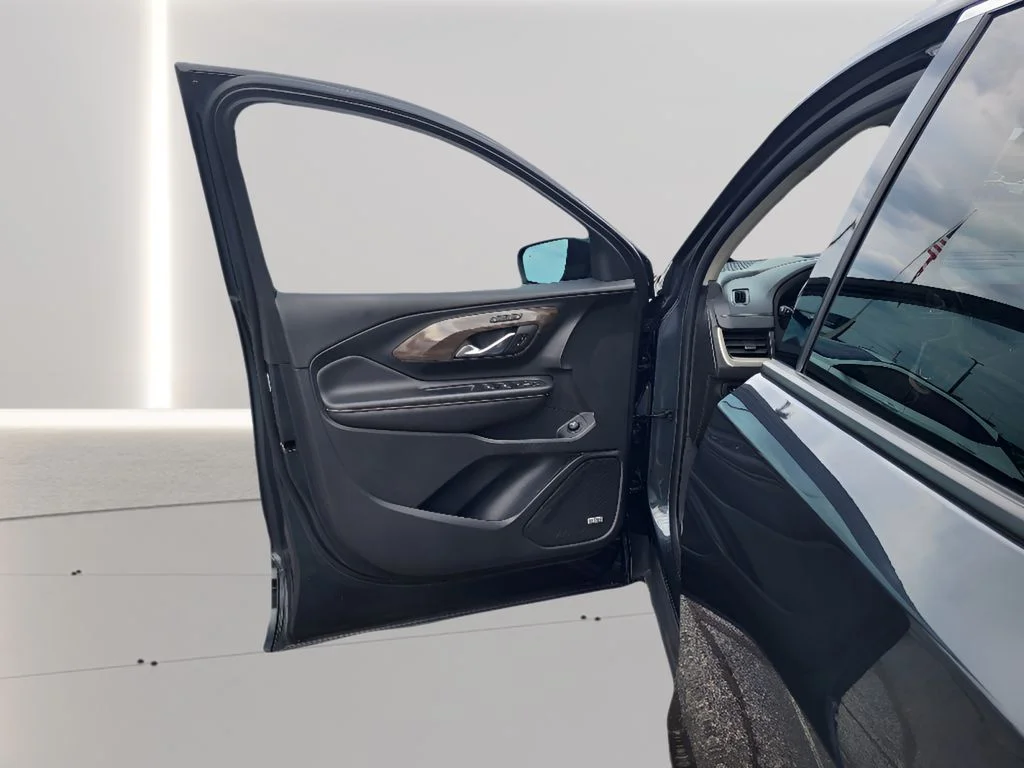 Used 2022 Hunter Metallic GMC Denali image 18