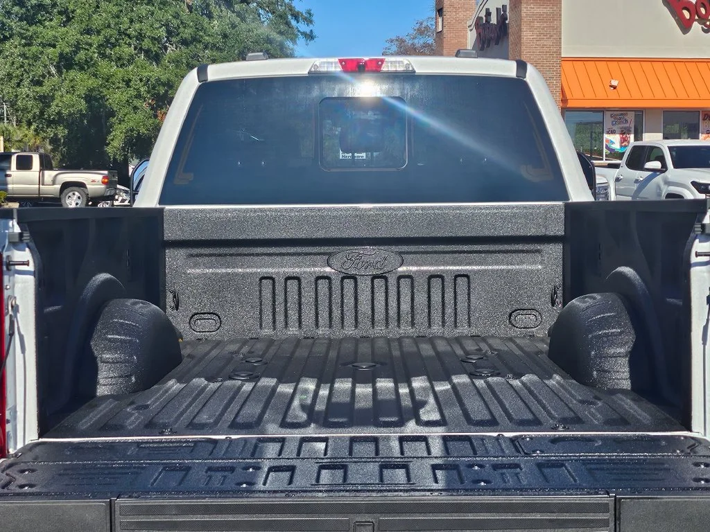 New 2027 Star White Metallic Tri-Coat Ford F-350® Platinum® image 15