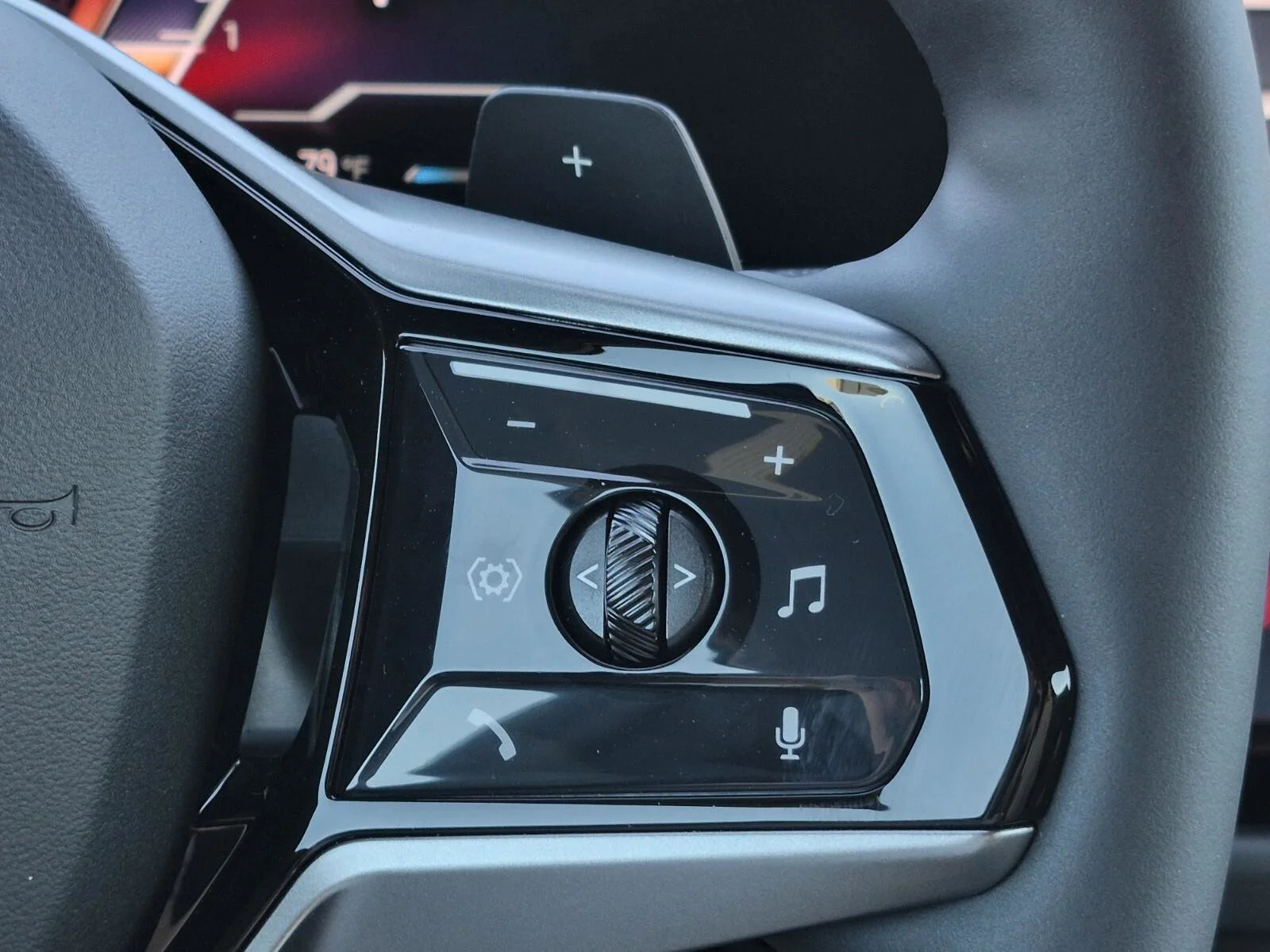 New 2026 Dune Grey Metallic BMW 30 xDrive image 24