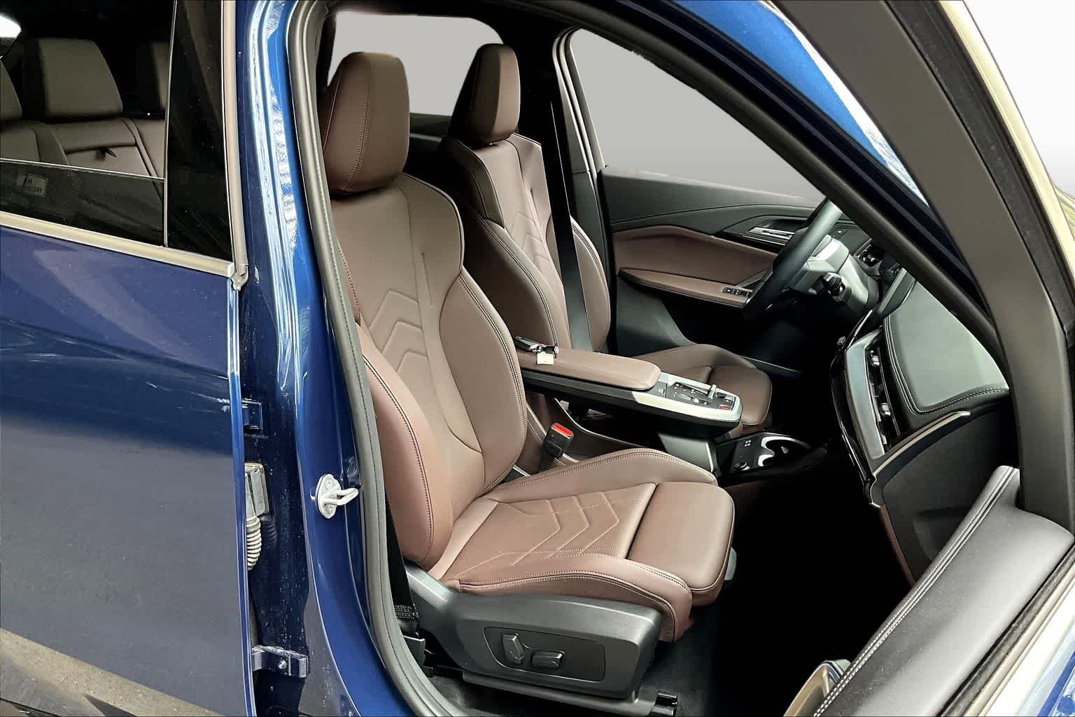 Certified Used 2025 Phytonic Blue Metallic BMW xDrive28i image 8