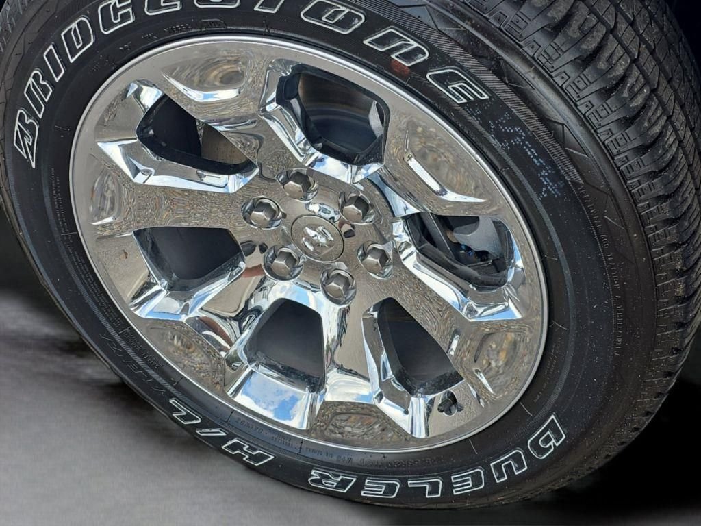 New 2026 Billet Silver Metallic Clear-Coat Exterior Paint RAM Big Horn/Lone Star image 9