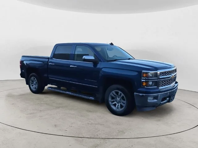 Used 2015 Deep Ocean Blue Chevrolet LTZ image 3