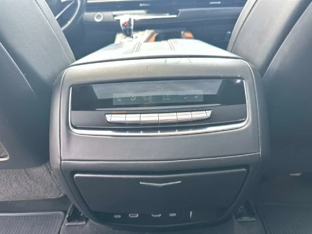 Used 2021 White Cadillac Sport Platinum image 18