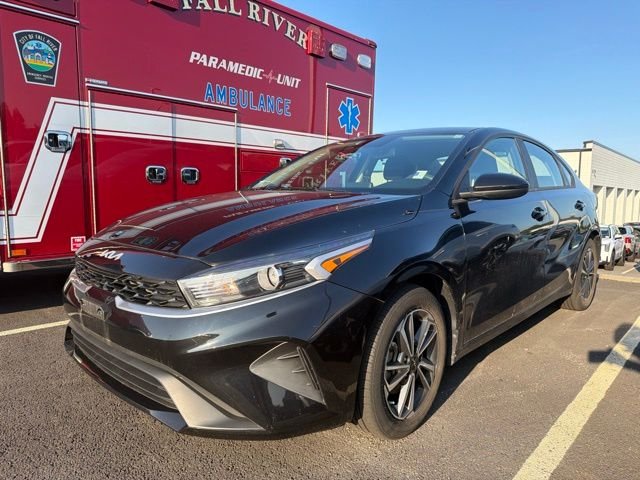 Used 2023 Black Kia LXS image 1
