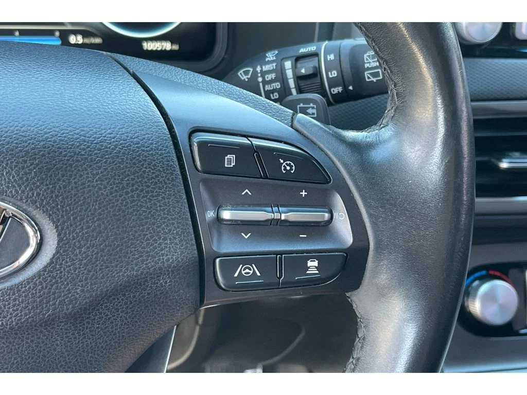 Used 2023 Galactic Gray Hyundai Limited image 39