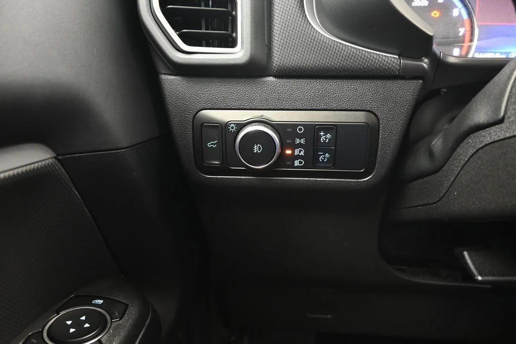 Used 2022 Blue Metallic Ford Outer Banks image 29