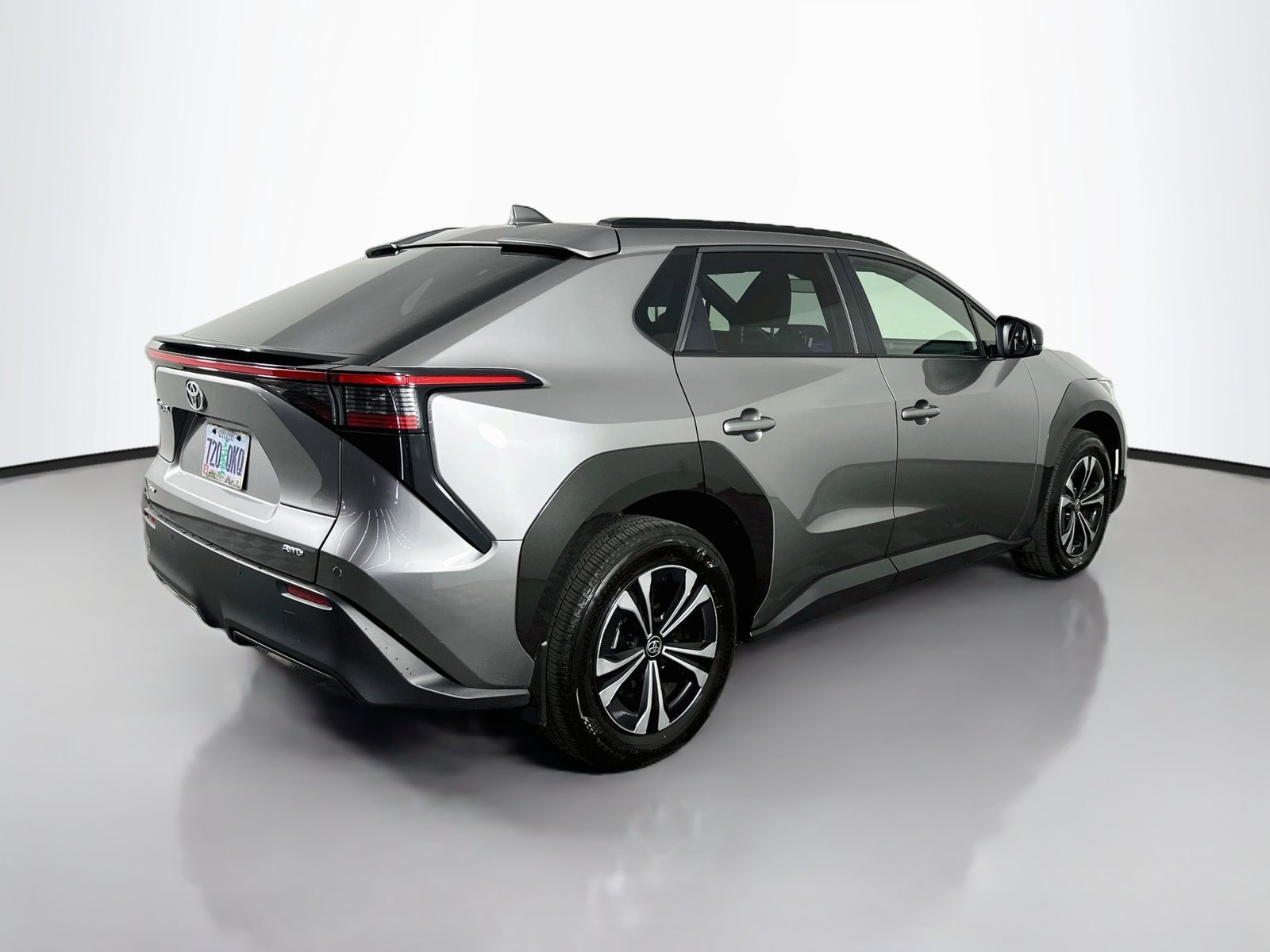 Used 2025 Heavy Metal Toyota XLE image 7