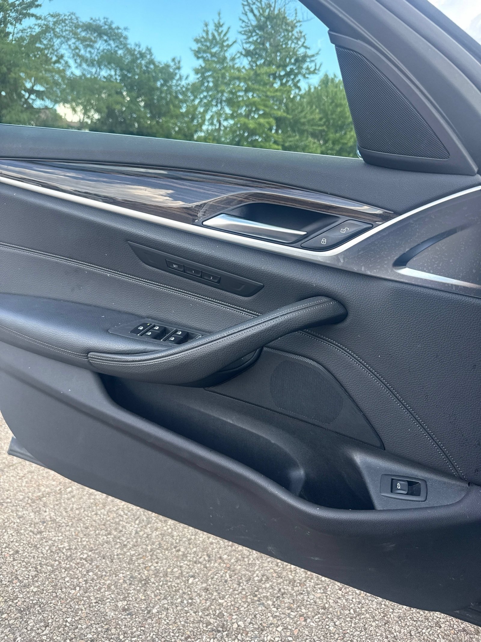 Used 2019 Bluestone Metallic BMW 530i xDrive image 8