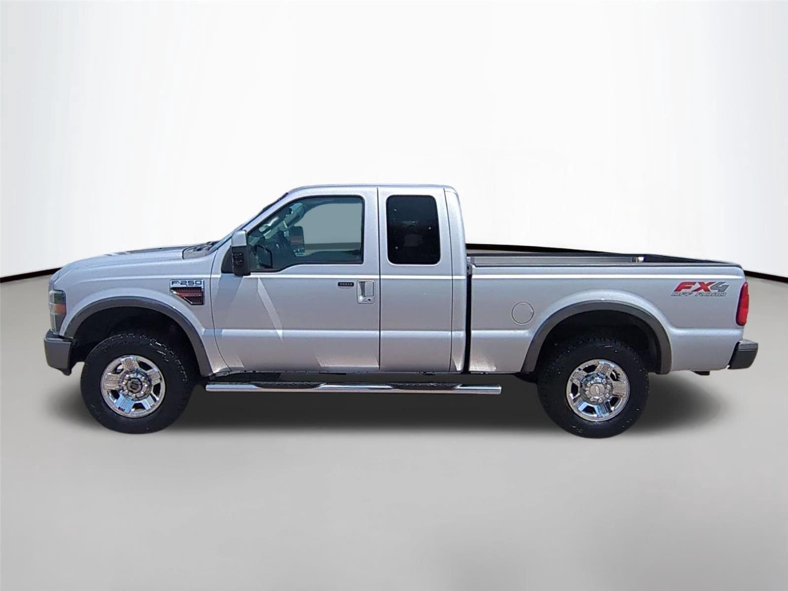 Used 2008 Silver Clearcoat Metallic Ford FX4 image 2