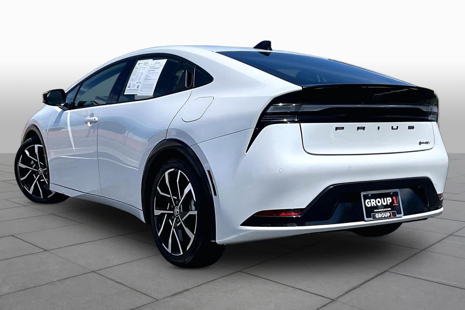 Used 2026 Wind Chill Pearl Toyota XSE image 12
