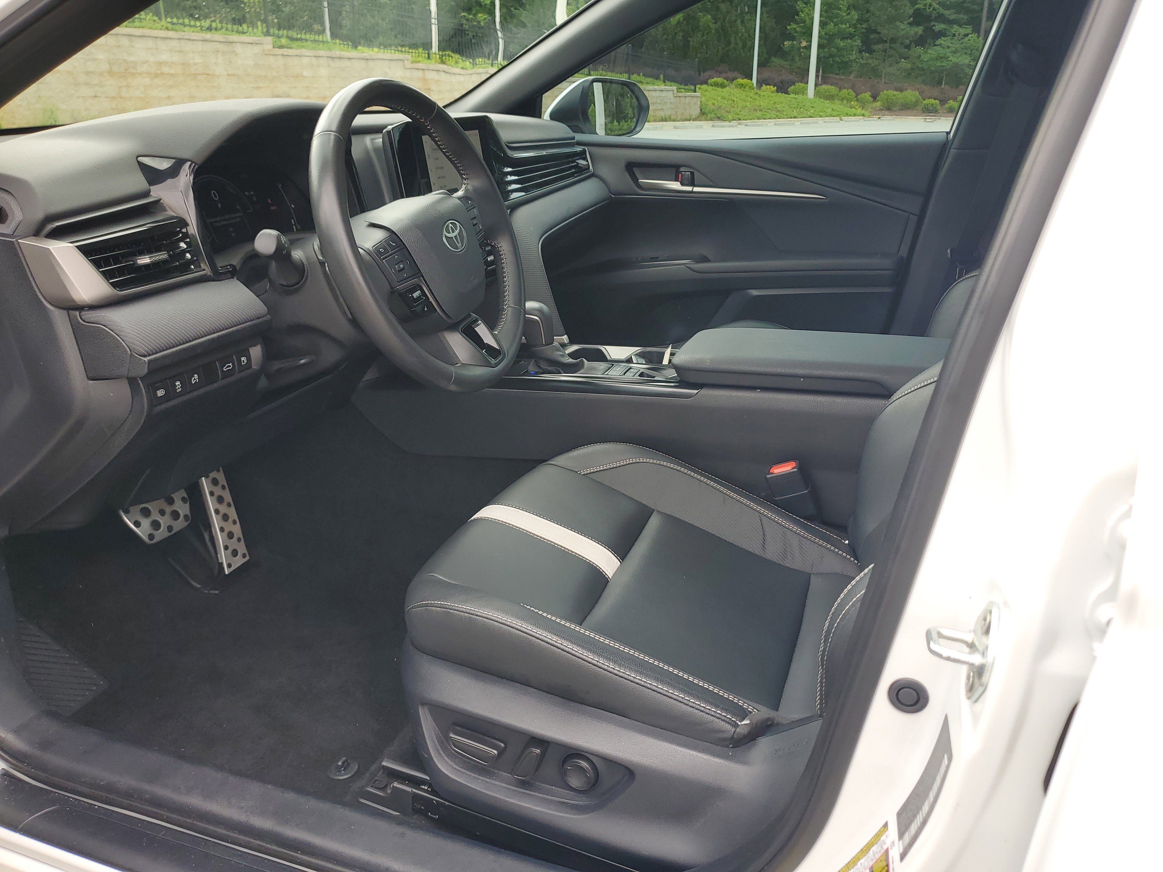 Used 2025 White Toyota SE image 13
