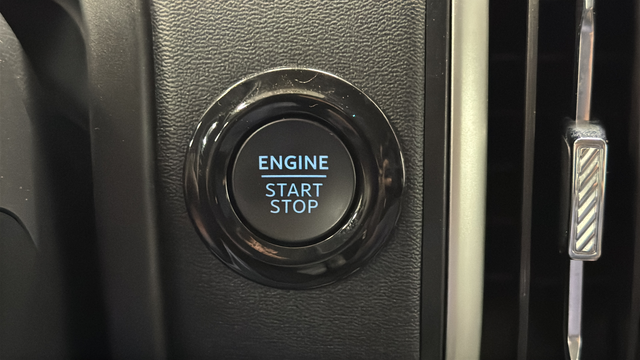 Used 2025 Agate Black Metallic Ford Active image 22
