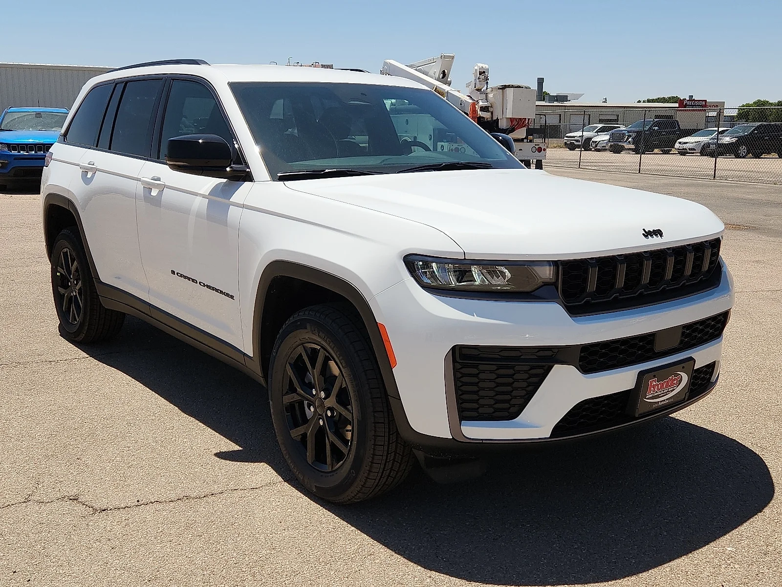 New 2026 Bright White Clear-Coat  Paint Jeep LAREDO ALTITUDE 4X4 image 6