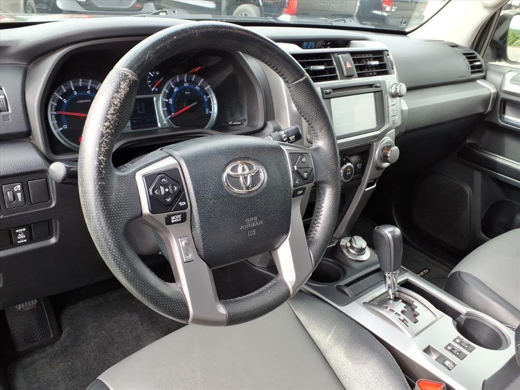 Used 2015 Magnetic Gray Metallic Toyota SR5 Premium image 12