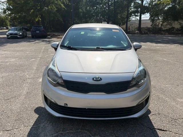 Used 2017 Silver Kia LX image 8