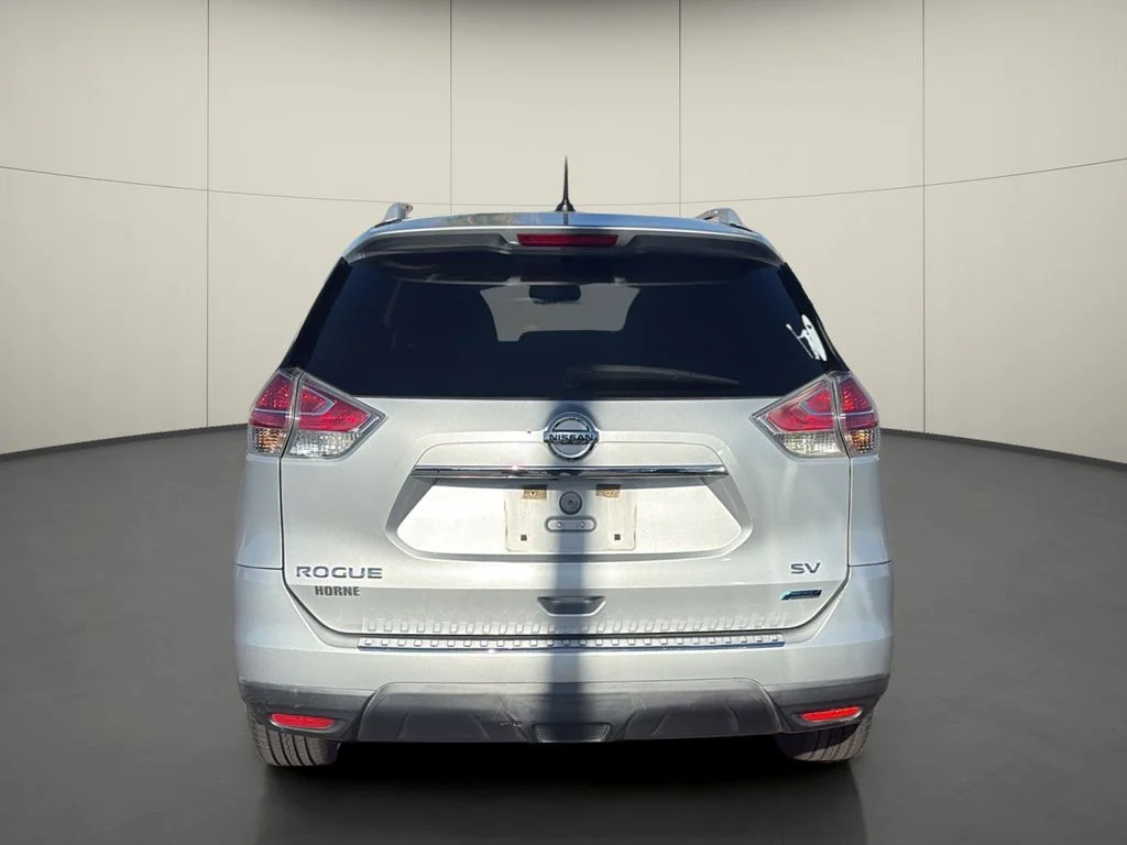Certified Used 2014 Silver Nissan SV image 6