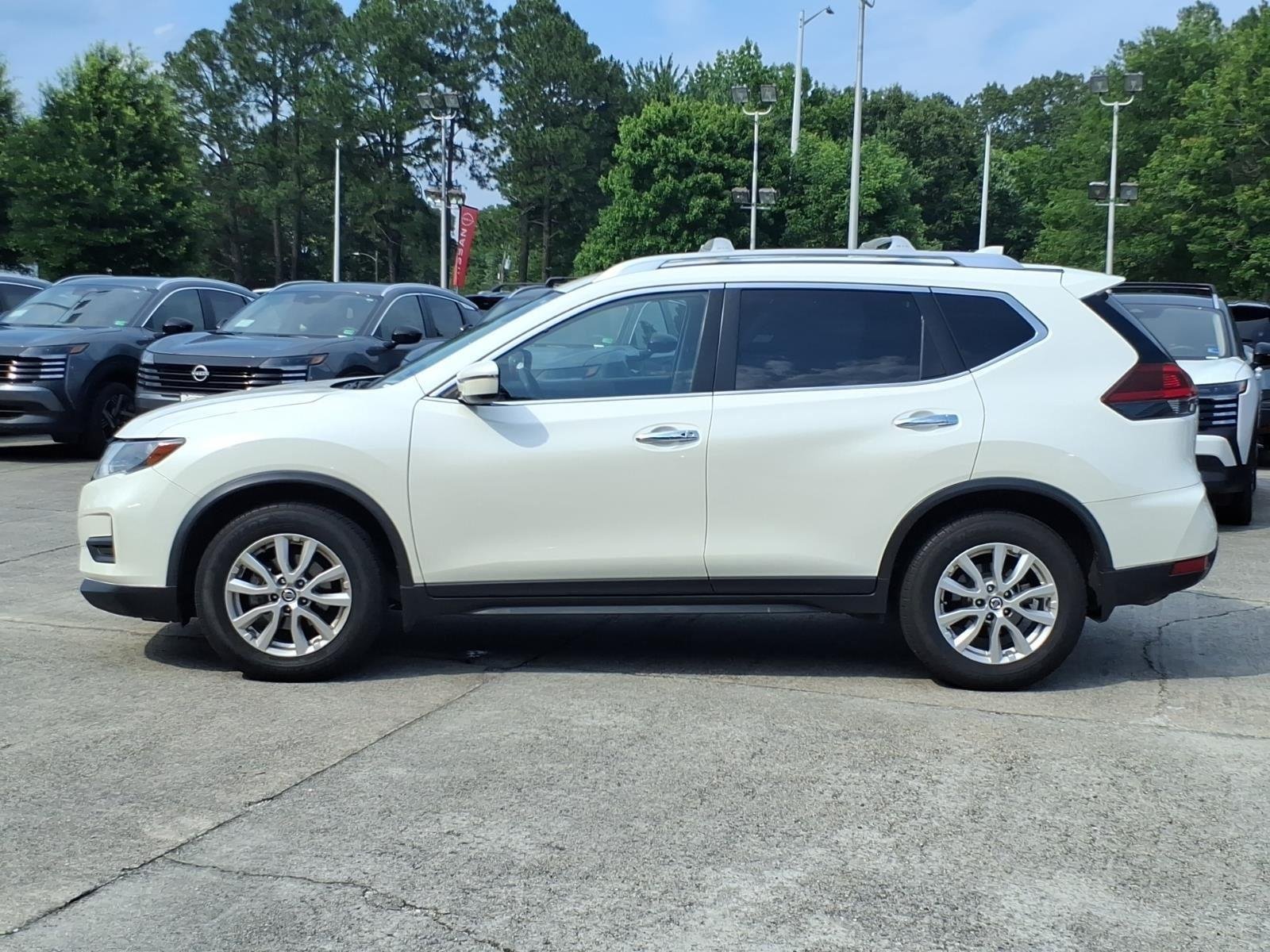 Used 2020 Pearl White Tricoat Nissan SV image 3