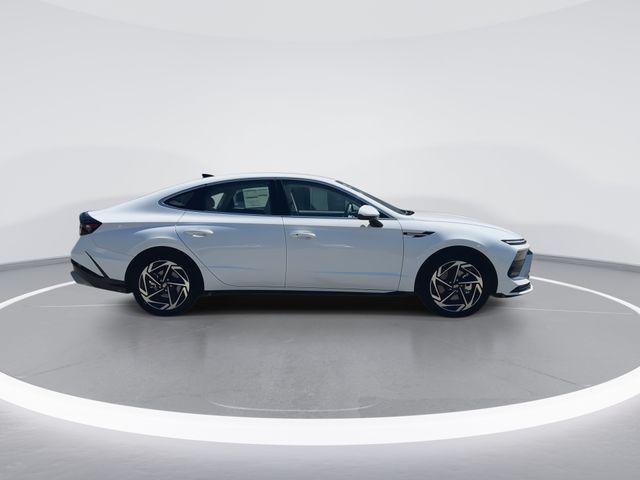 New 2026 White Hyundai SEL Sport image 9