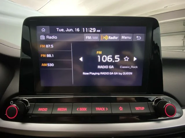 Used 2023 White Kia LXS image 16