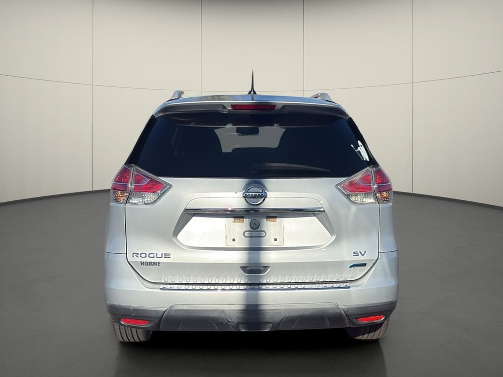 Used 2014 Silver Nissan SV image 6