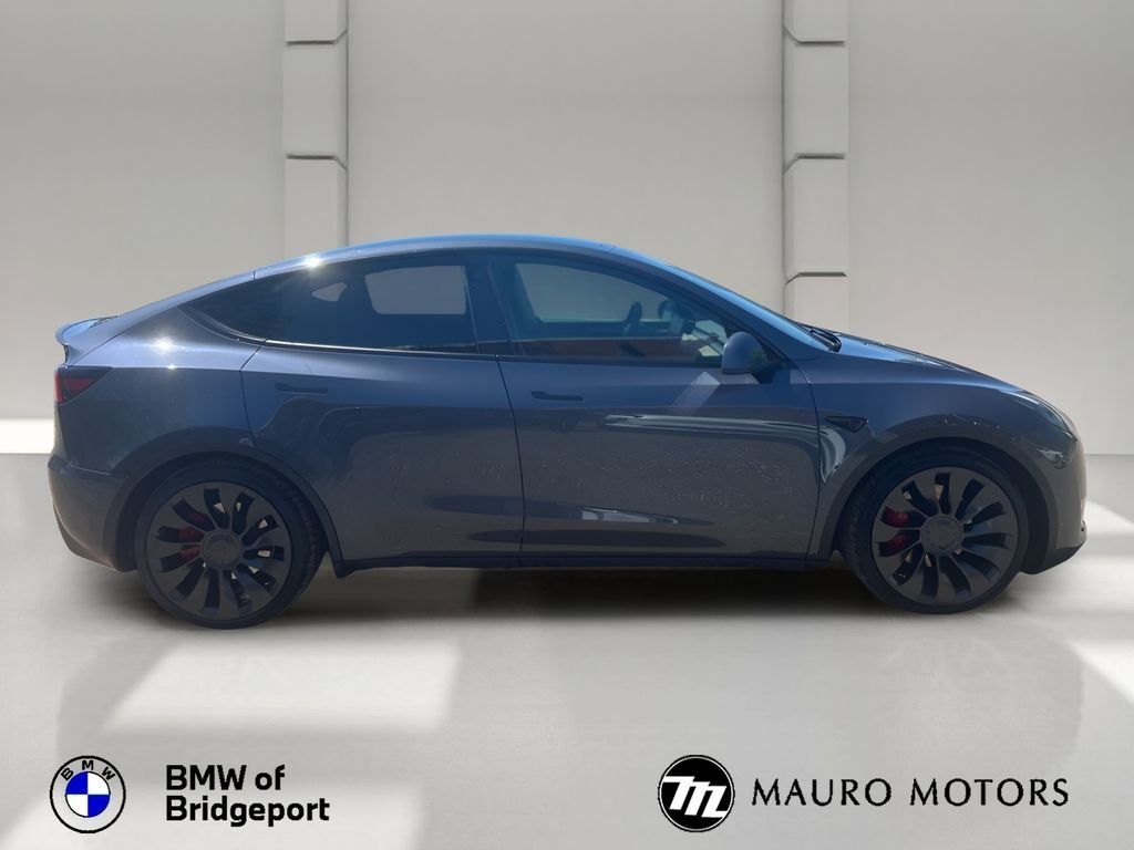 Used 2023  Tesla Performance image 2