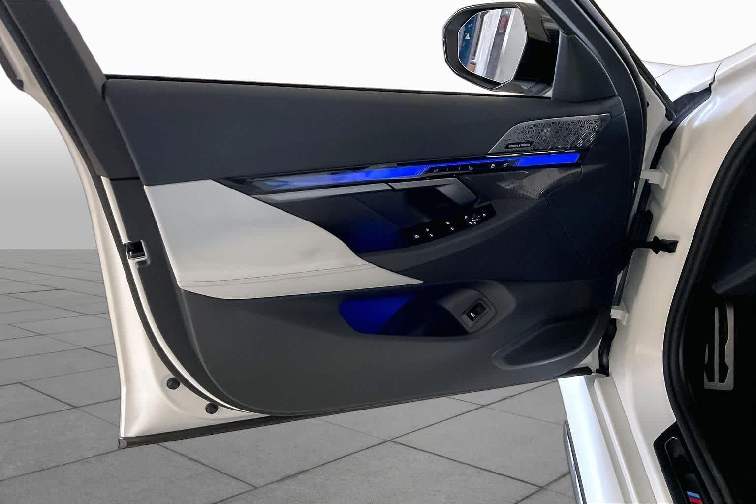 New 2027 Special Order Color BMW  image 10