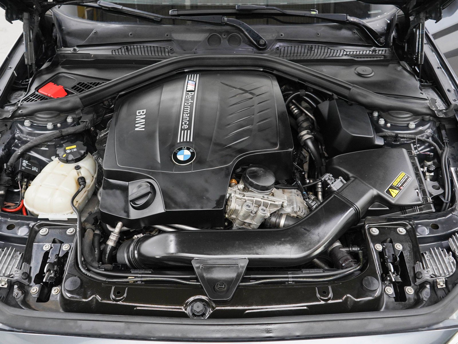 Used 2016 Mineral Gray Metallic BMW M235i xDrive image 25
