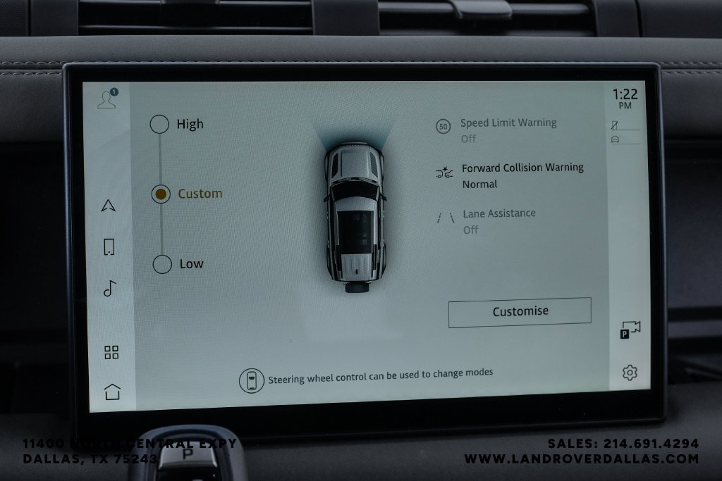 Used 2025 White Land Rover X-Dynamic SE image 35
