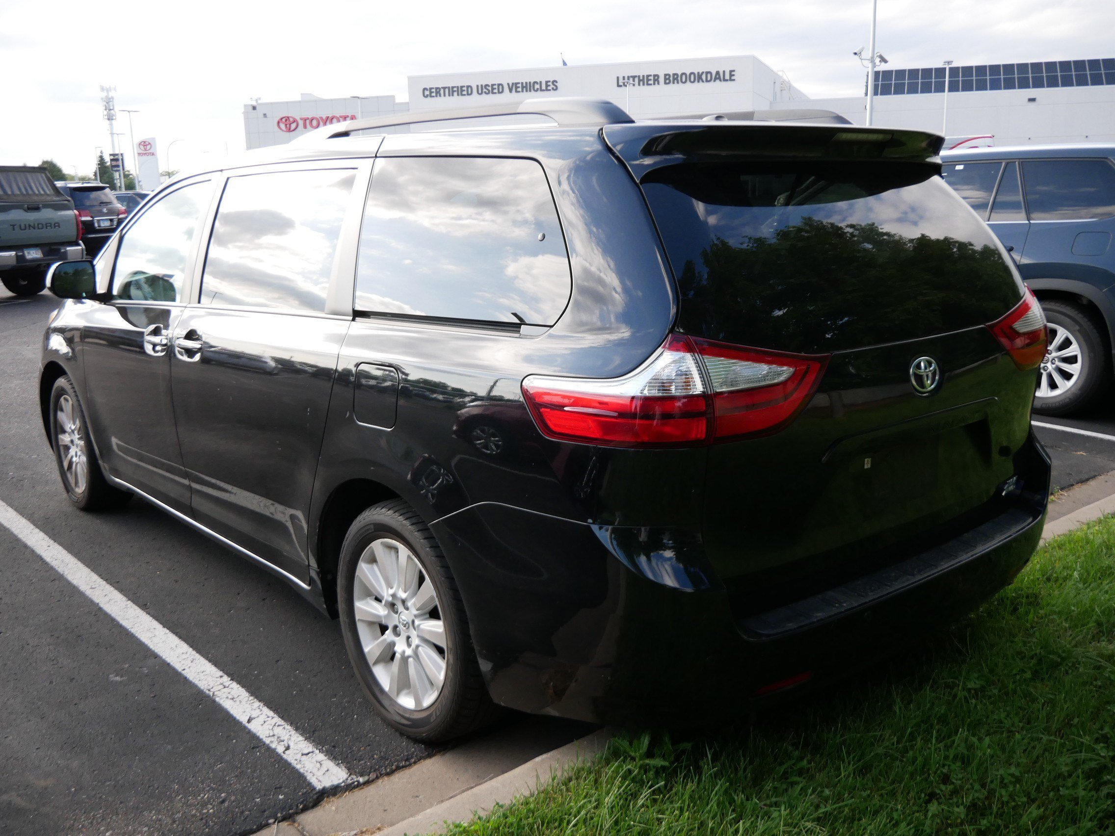 Used 2015 Attitude Black Toyota XLE Premium image 4