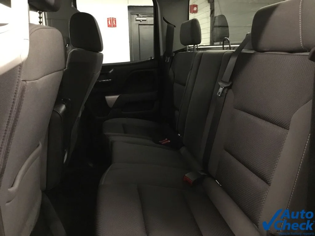 Used 2018 Silver Chevrolet LT image 35