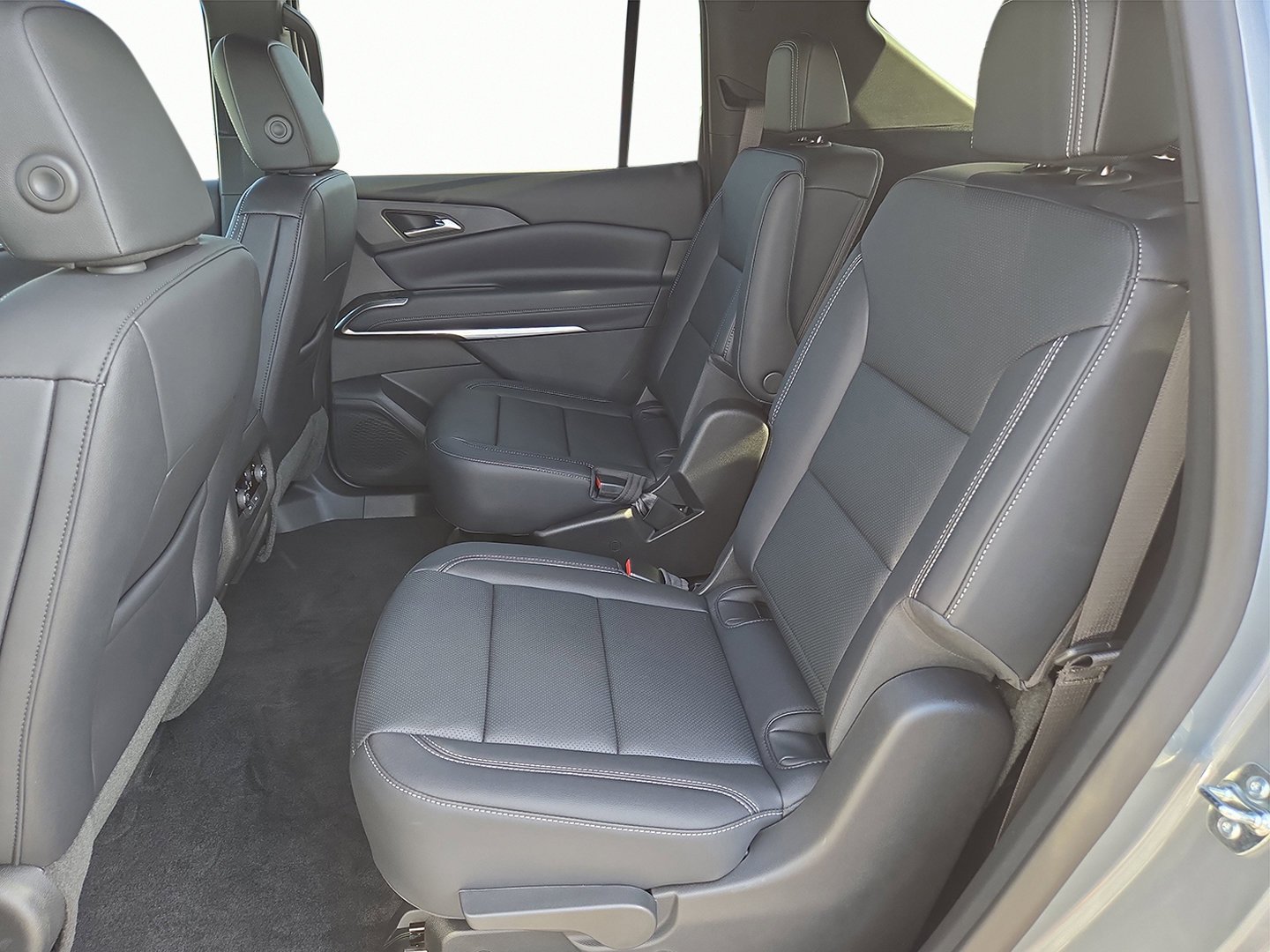 2026 Chevrolet Traverse LT - Photo 14