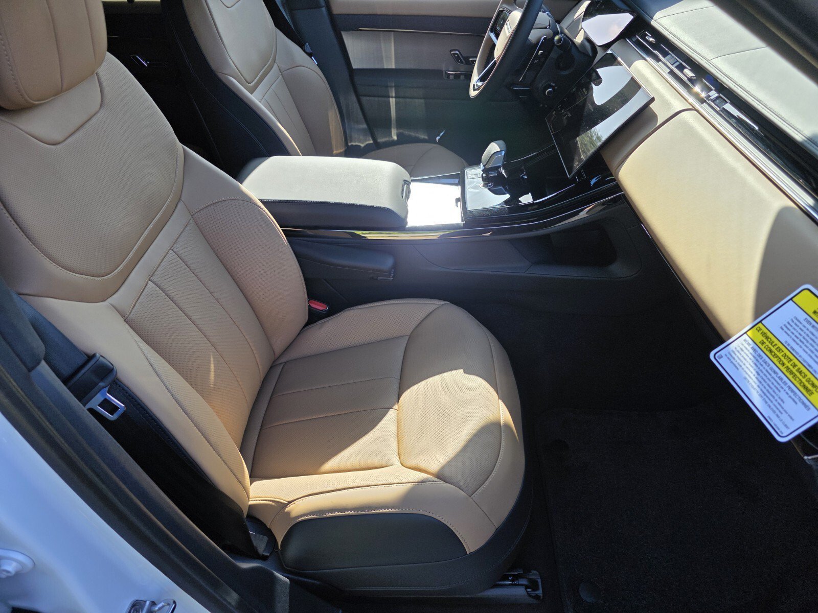 New 2026 Fuji White LAND ROVER Autobiography image 3