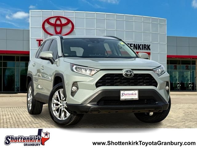 2020 Toyota RAV4 XLE Premium