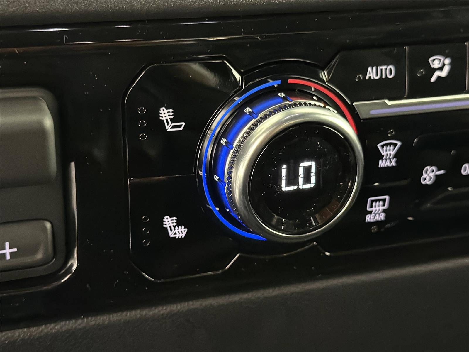 2026 GMC Sierra 1500 SLT - Photo 28