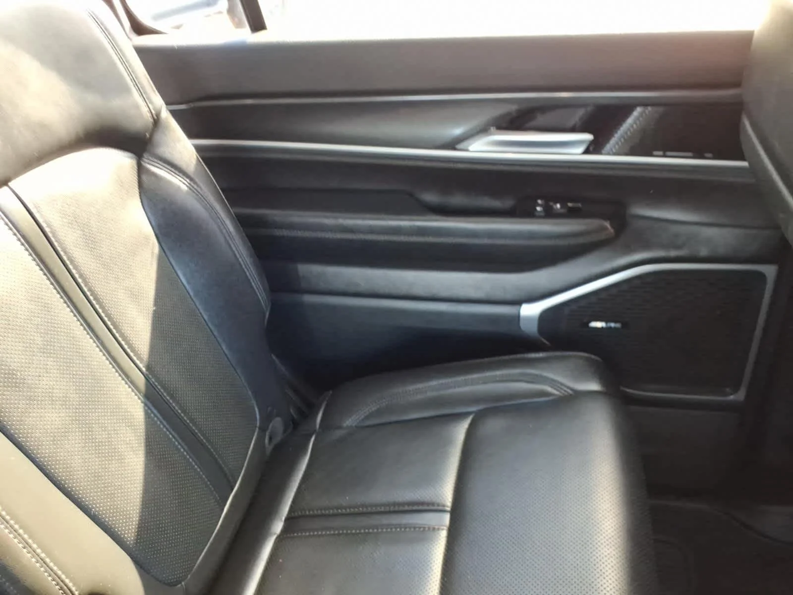 Certified Used 2023 Diamond Black Crystal Pearlcoat Jeep  image 20