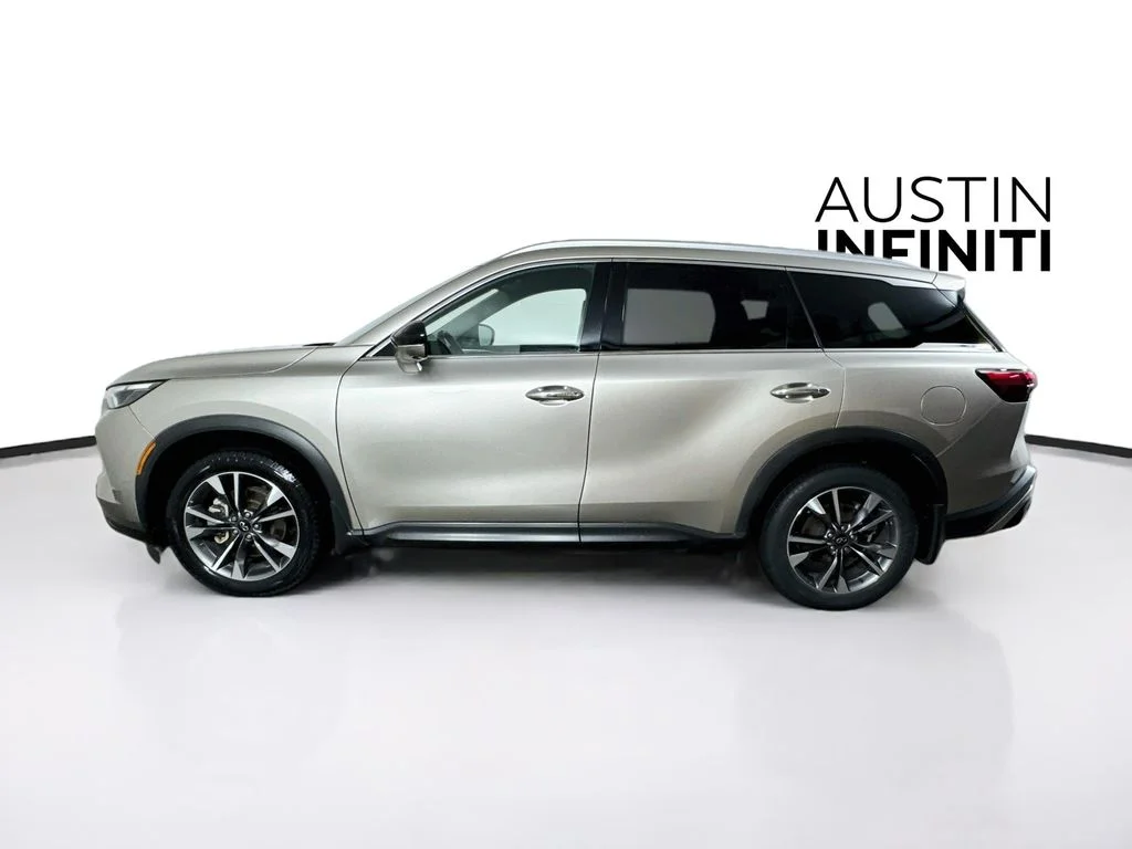 Certified Used 2023 Silver INFINITI LUXE image 6
