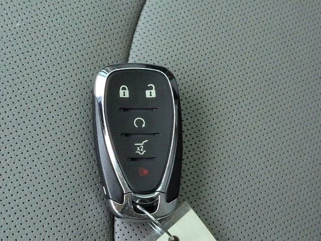 Used 2021 White Chevrolet Premier image 28