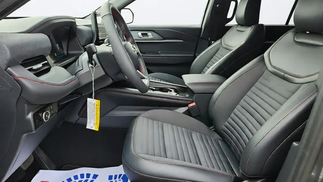 2026 Ford Explorer ST-Line - Photo 36