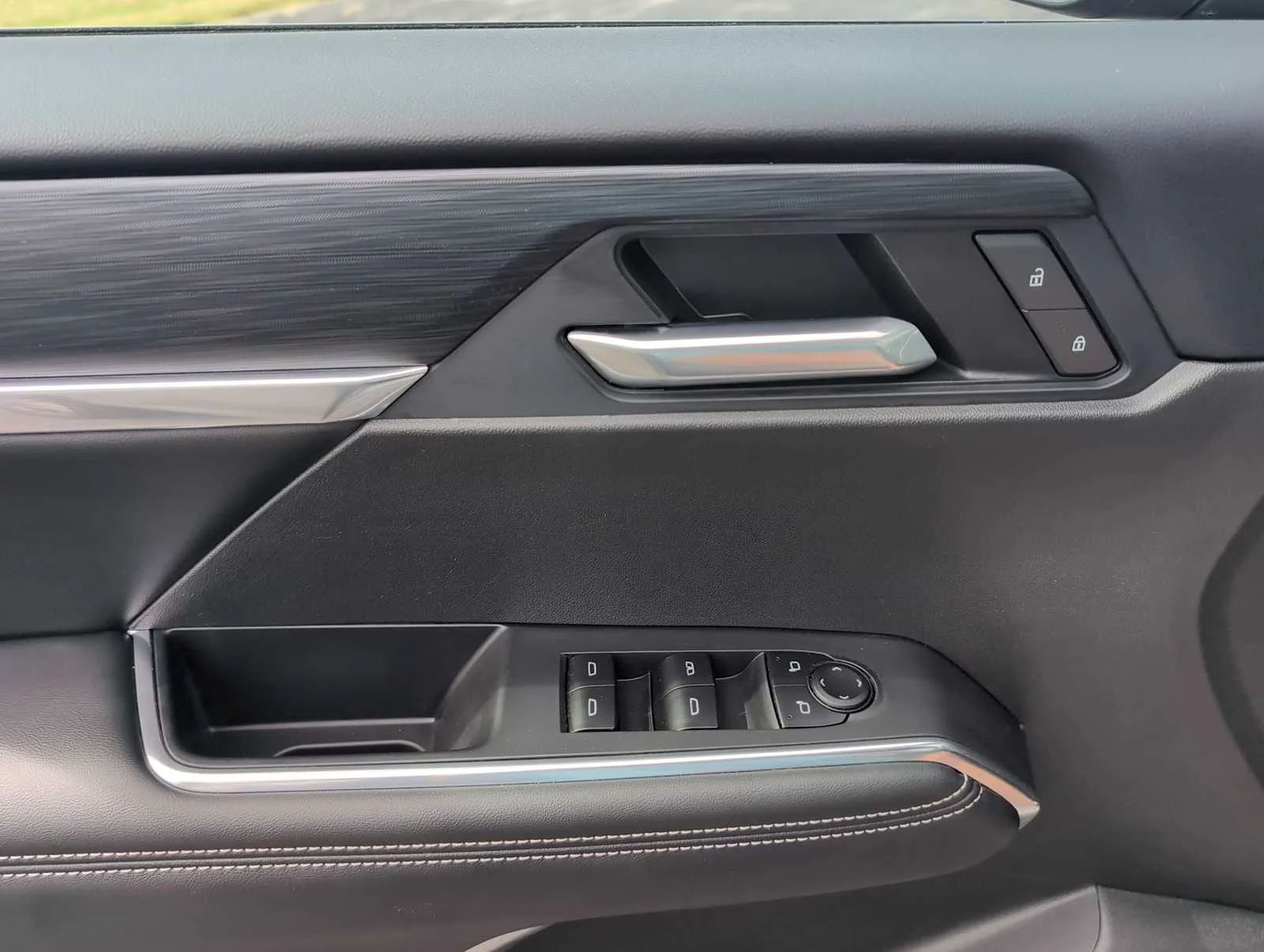 2025 GMC Acadia Elevation - Photo 23