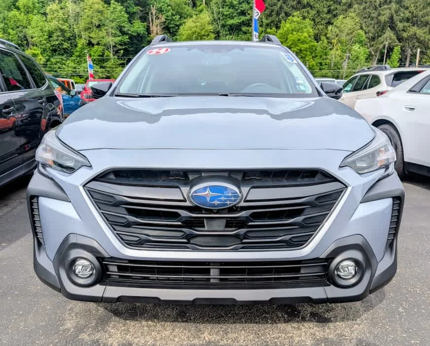Used 2024 Ice Silver Metallic Subaru Onyx Edition XT image 2
